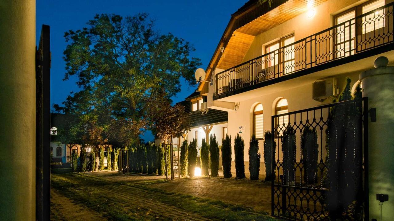 Diofa Apartman Keszthely Ngoại thất bức ảnh